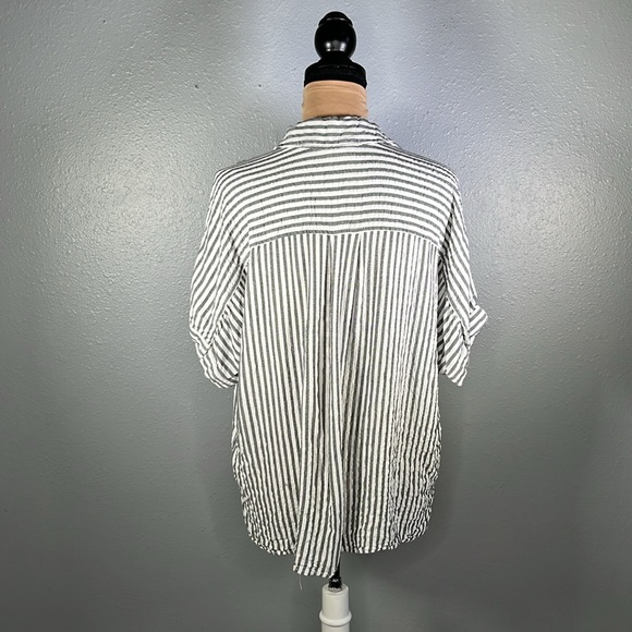 gray & white striped button down oversized short sleeve shirt sz S | casual euro - Picture 3 of 8